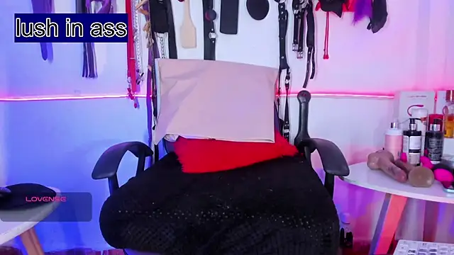 LucyStrike  online show from 03/09/26, 10:36