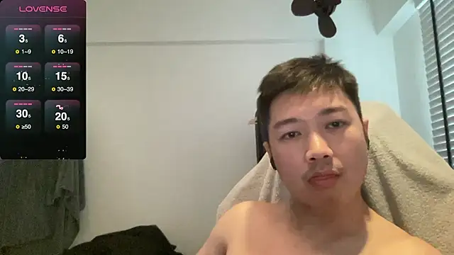 Snapshot of christopherlonger chatting on 12/27/24, 04:47 christopherlonger online show from 12/27/24, 04:47