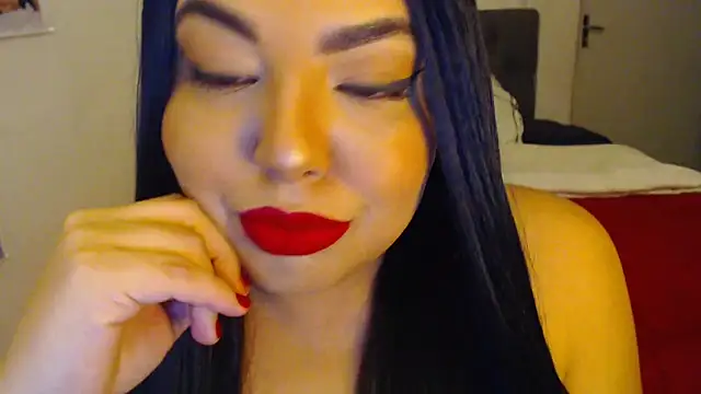 Snapshot of Internacionalist7 chatting on 09/29/25, 02:22 Internacionalist7 online show from 09/29/25, 02:22