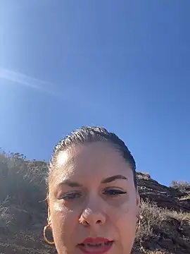 Luccreccia  online show from 10/08/25, 01:53