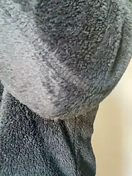 Luccreccia  online show from 11/21/25, 10:03