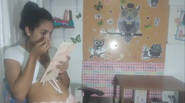 Snapshot of KamileLatinasexy chatting on 01/19/25, 09:02 KamileLatinasexy online show from 01/19/25, 09:02