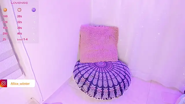 Alice winter  online show from 12/12/24, 11:25