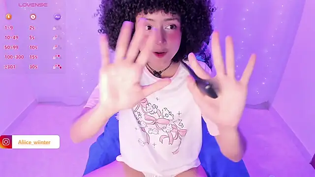 Alice winter  online show from 03/17/25, 10:17