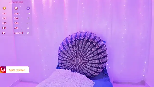 Alice winter  online show from 03/18/25, 10:26