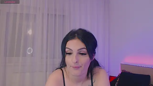 jesselines  online show from 11/18/25, 07:40