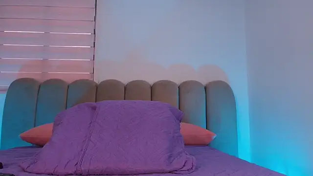 Snapshot of hot_dione chatting on 11/28/25, 07:16 hot dione online show from 11/28/25, 07:16