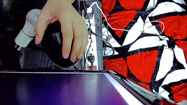 tayiro r online show from 10/22/25, 11:15