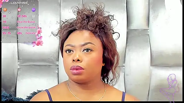 Snapshot of CamilaBenitez chatting on 12/20/25, 04:19 CamilaBenitez online show from 12/20/25, 04:19