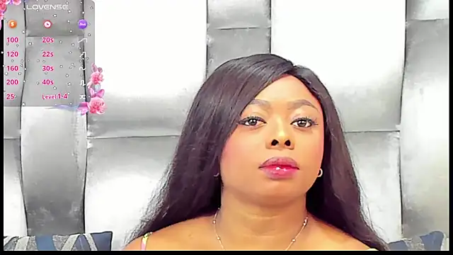 Snapshot of CamilaBenitez chatting on 06/11/26, 12:14 CamilaBenitez online show from 06/11/26, 12:14