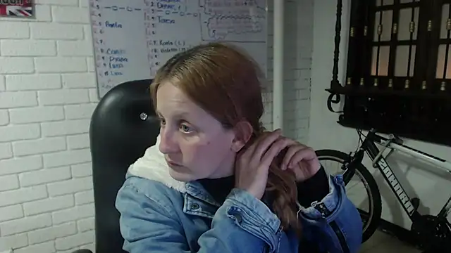 ViioletaMora online show from 02/23/25, 07:22