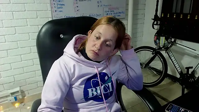 ViioletaMora online show from 02/25/25, 06:14