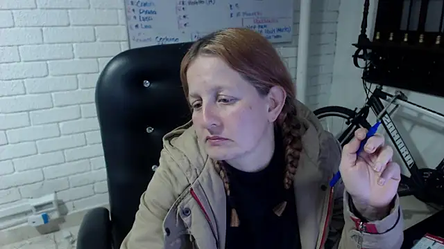 ViioletaMora online show from 02/26/25, 09:42