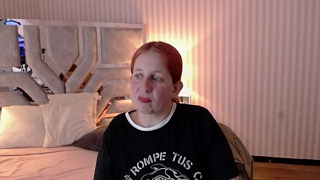 ViioletaMora online show from 03/17/25, 11:21