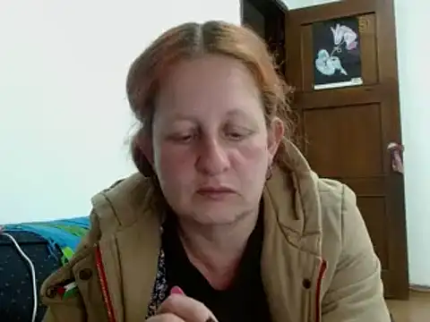 ViioletaMora online show from 10/17/25, 06:16