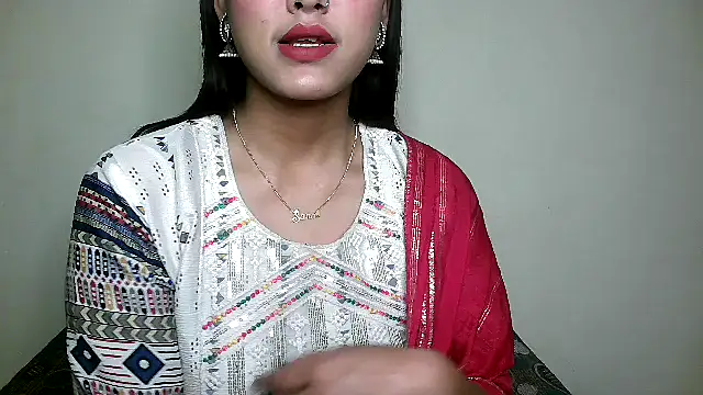 Snapshot of Princess_noorjahan chatting on 12/22/24, 07:31 Princess noorjahan online show from 12/22/24, 07:31