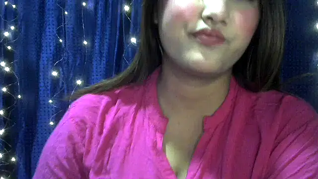 Snapshot of Princess_noorjahan chatting on 12/15/25, 05:50 Princess noorjahan online show from 12/15/25, 05:50