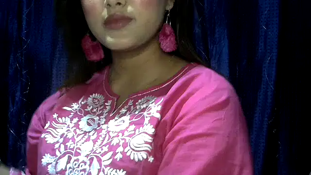 Snapshot of Princess_noorjahan chatting on 01/12/26, 03:17 Princess noorjahan online show from 01/12/26, 03:17