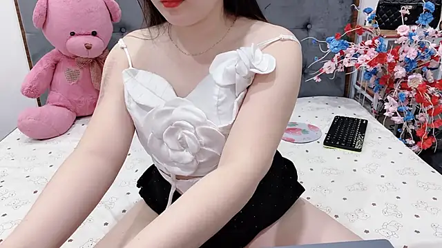 Funikio online show from 06/12/26, 01:43