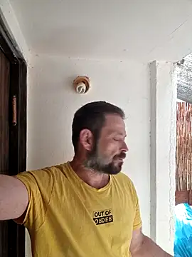 Snapshot of zefside42 chatting on 10/08/25, 12:36 zefside42 online show from 10/08/25, 12:36