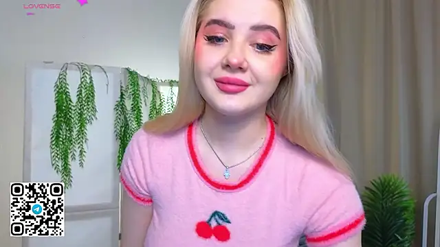 Snapshot of oliviabr0wn0 chatting on 02/19/26, 02:18 oliviabr0wn0 online show from 02/19/26, 02:18