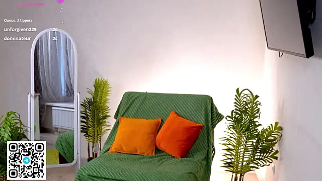 Snapshot of oliviabr0wn0 chatting on 03/11/26, 02:17 oliviabr0wn0 online show from 03/11/26, 02:17