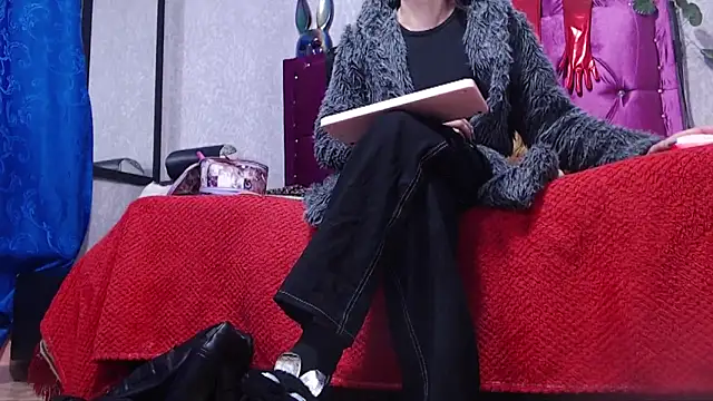 AyshaScott online show from 03/17/25, 12:14