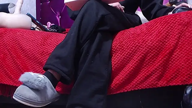 AyshaScott online show from 10/25/25, 12:45