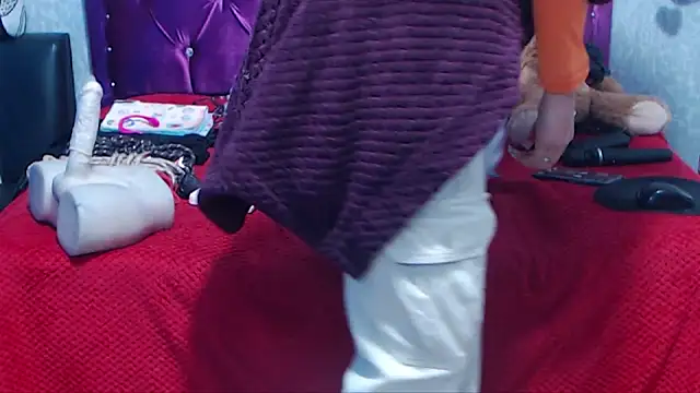 AyshaScott online show from 11/24/25, 12:16