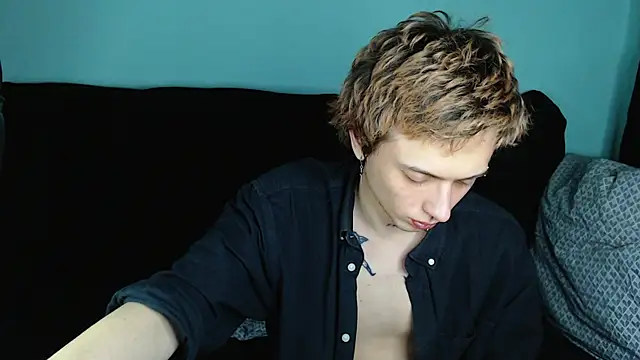 Snapshot of axxxturel chatting on 01/10/25, 04:41 axxxturel online show from 01/10/25, 04:41