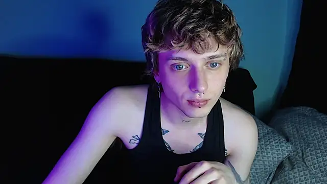 Snapshot of axxxturel chatting on 03/14/25, 01:59 axxxturel online show from 03/14/25, 01:59