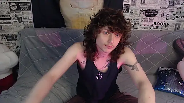 Snapshot of axxxturel chatting on 07/14/26, 02:05 axxxturel online show from 07/14/26, 02:05