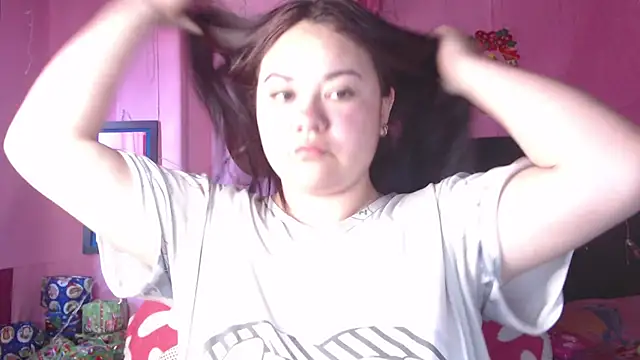 NikkiRous  online show from 12/18/25, 01:39