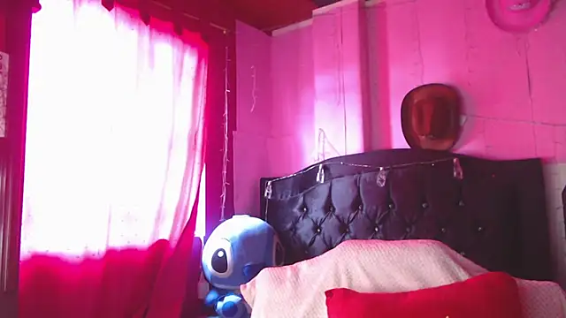 Snapshot of NikkiRous_ chatting on 06/03/26, 02:33 NikkiRous online show from 06/03/26, 02:33
