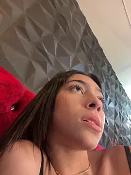 Snapshot of Ema_azel chatting on 03/04/25, 05:13 Ema azel online show from 03/04/25, 05:13