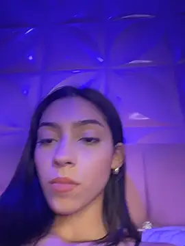 Snapshot of Ema_azel chatting on 03/18/25, 01:42 Ema azel online show from 03/18/25, 01:42