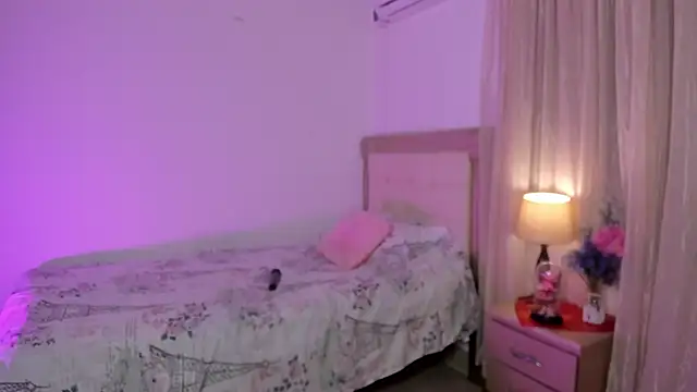 vale kross online show from 03/04/25, 01:38