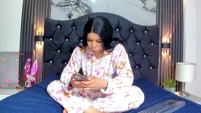 Giorgina Parado online show from 04/25/26, 04:04