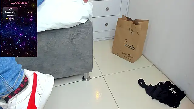 AilishBenson online show from 12/15/24, 01:24