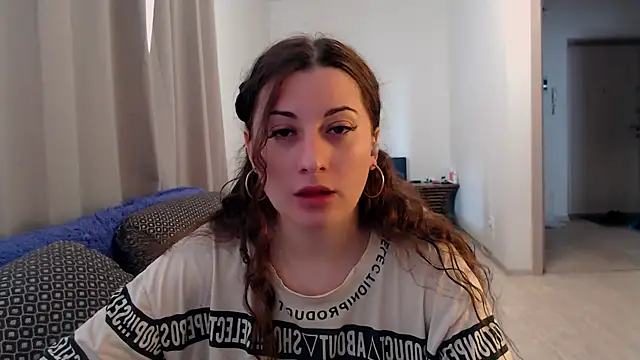 Helen Adams  online show from 06/24/26, 05:17