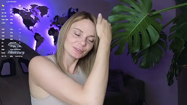 Snapshot of Sam_Klaus chatting on 10/11/25, 11:14 Sam Klaus online show from 10/11/25, 11:14