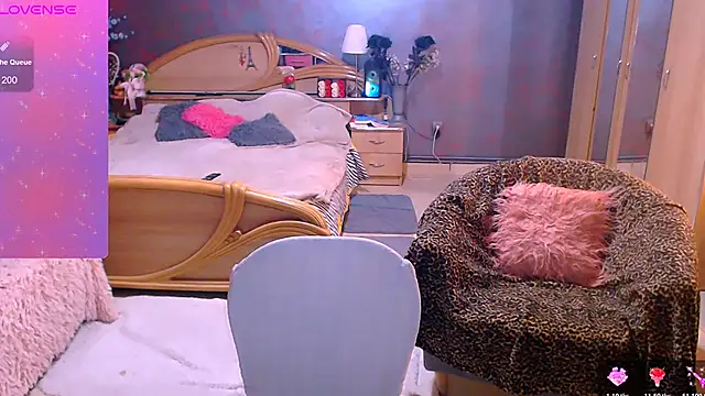 Snapshot of Ariellefoxy chatting on 11/10/25, 07:24 Ariellefoxy online show from 11/10/25, 07:24