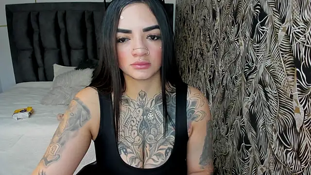 Snapshot of Anhell7_x chatting on 11/04/25, 07:35 Anhell7 x online show from 11/04/25, 07:35