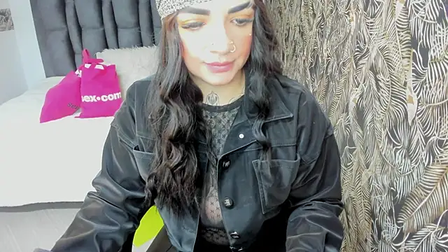 Snapshot of Anhell7_x chatting on 11/06/25, 07:37 Anhell7 x online show from 11/06/25, 07:37