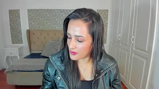 KimWessel  online show from 10/20/25, 07:36