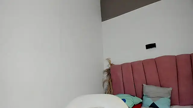 Tahira 21  online show from 11/20/25, 06:51