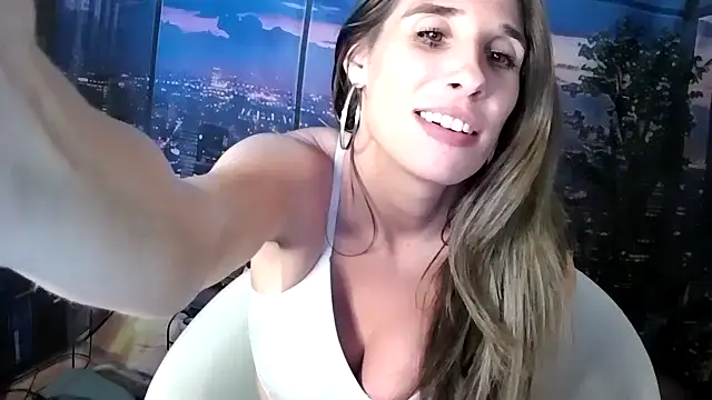 Snapshot of SarahStarr2020 chatting on 11/21/25, 09:46 SarahStarr2020 online show from 11/21/25, 09:46