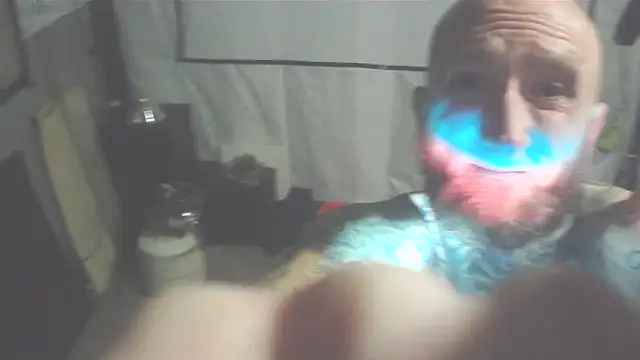 Snapshot of Smurfschmidt chatting on 12/18/25, 08:26 Smurfschmidt online show from 12/18/25, 08:26