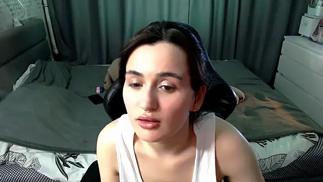 Snapshot of KiraYammy chatting on 02/08/26, 10:02 KiraYammy online show from 02/08/26, 10:02