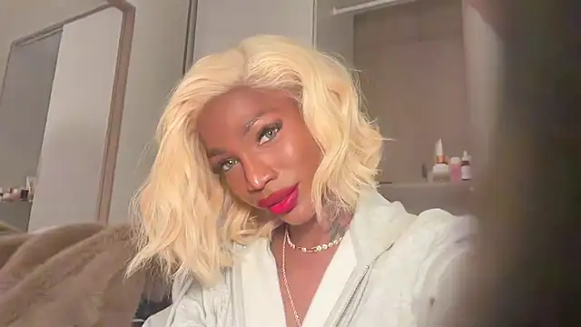 Snapshot of _lizsamantha chatting on 12/16/25, 12:59 lizsamantha online show from 12/16/25, 12:59